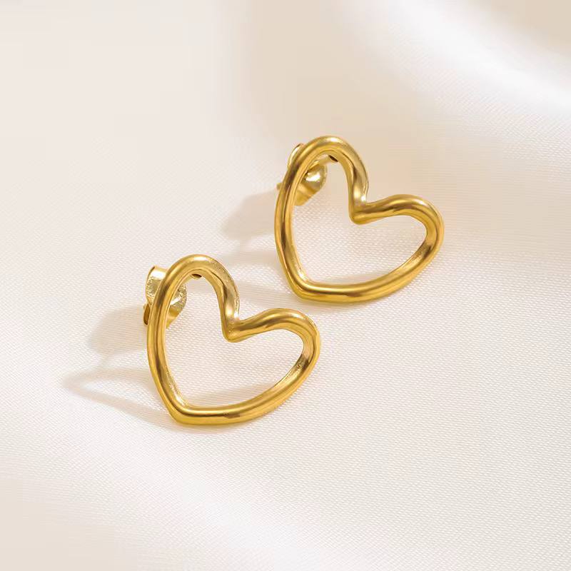 💎 طقم قلوب من 4 قطع – فولاذ مقاوم للصدأ 316L
تصميم متكامل فاخر، مضاد للحساسية ومتين.
🛡️ ضمان 5 سنوات لإطلالة راقية وعملية يوميًا.